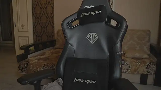 mike0xx online show from October 2025 06:29:02 PM
