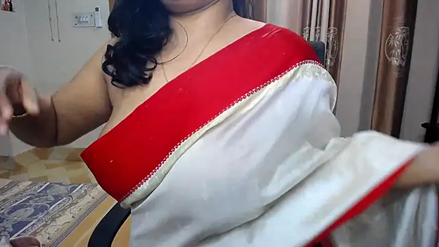 Snapshot of lady_maeda_ chatting on December 2025 08:04:02 PM lady maeda online show from December 2025 08:04:02 PM