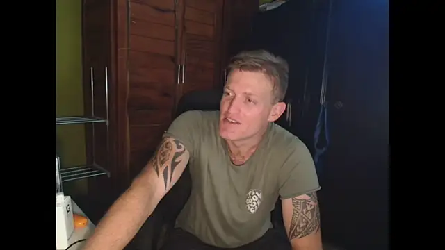 Snapshot of the-billy-blue chatting on December 2025 08:51:02 AM the-billy-blue online show from December 2025 08:51:02 AM