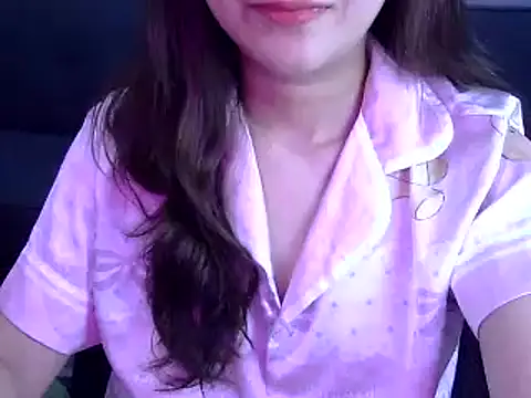 Snapshot of Bee_2k chatting on June 2026 04:07:01 AM Bee 2k online show from June 2026 04:07:01 AM