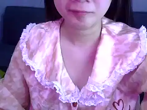 Snapshot of Bee_2k chatting on June 2026 04:22:02 AM Bee 2k online show from June 2026 04:22:02 AM