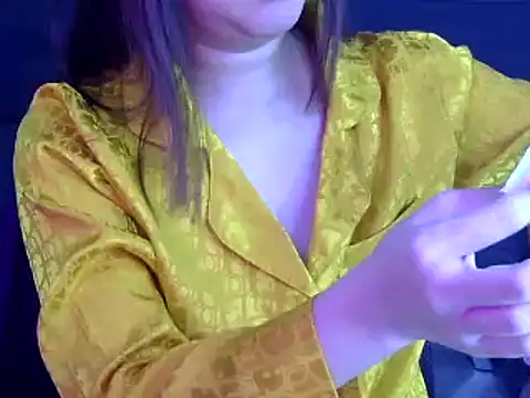 Bee 2k online show from November 2025 04:56:01 AM