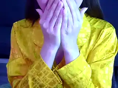 Bee 2k online show from November 2025 04:49:02 AM