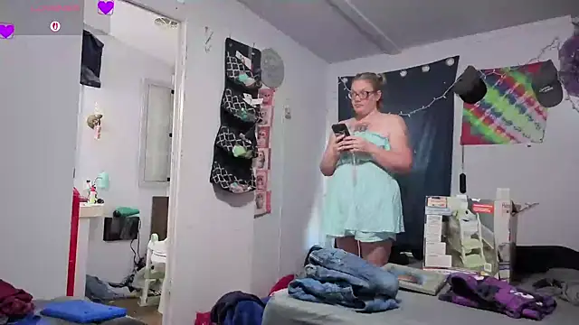 Snapshot of Slutty_Owl420 chatting on July 2026 07:47:02 PM Slutty Owl420 online show from July 2026 07:47:02 PM