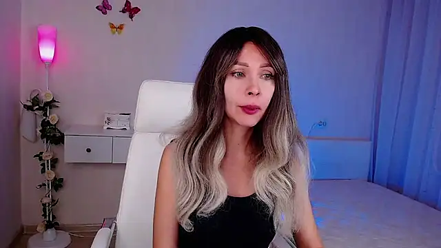 Snapshot of wendifoste chatting on November 2025 06:34:01 PM wendifoste online show from November 2025 06:34:01 PM