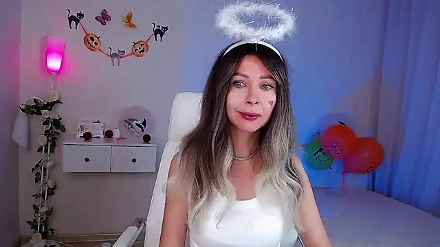 Snapshot of wendifoste chatting on October 2025 08:05:01 PM wendifoste online show from October 2025 08:05:01 PM