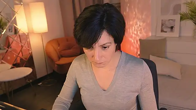 LorenDaze online show from December 2025 06:40:01 AM