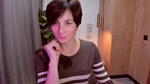 LorenDaze online show from October 2025 02:16:01 PM