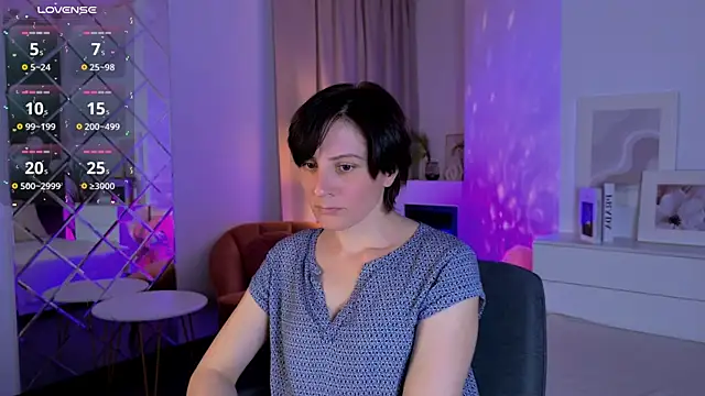 LorenDaze online show from May 2026 02:23:02 PM