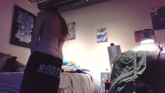 eatmeplease44 online show from February 2026 05:10:02 PM