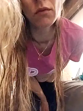 eatmeplease44 online show from September 2025 06:22:01 PM