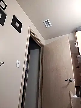 eatmeplease44 online show from February 2026 06:40:02 PM