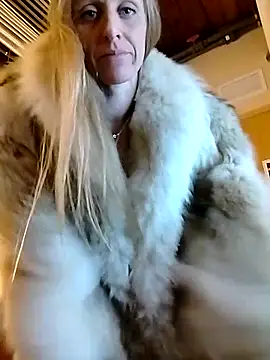 eatmeplease44 online show from February 2026 07:52:01 AM