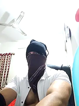 Snapshot of kaizercool1 chatting on January 2025 05:45:02 AM kaizercool1 online show from January 2025 05:45:02 AM