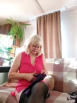 IrmaRose online show from December 2025 06:18:02 AM