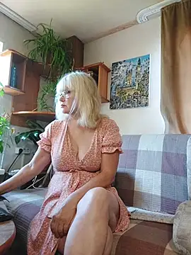 Snapshot of IrmaRose chatting on August 2026 03:11:01 AM IrmaRose online show from August 2026 03:11:01 AM
