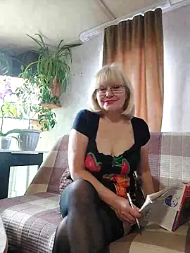 IrmaRose online show from October 2025 05:00:01 AM