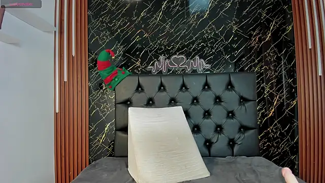 Snapshot of Tamara-evans chatting on December 2025 07:01:01 PM Tamara-evans online show from December 2025 07:01:01 PM