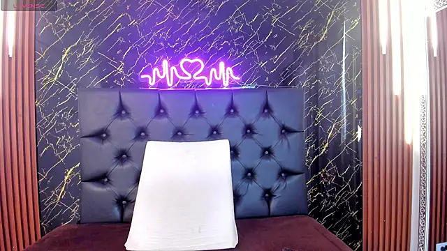 Tamara-evans online show from October 2025 07:55:01 PM
