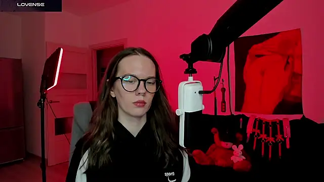 DivineBite online show from March 2026 04:52:01 PM