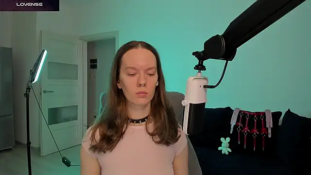 Snapshot of DivineBite chatting on February 2026 01:35:02 PM DivineBite online show from February 2026 01:35:02 PM