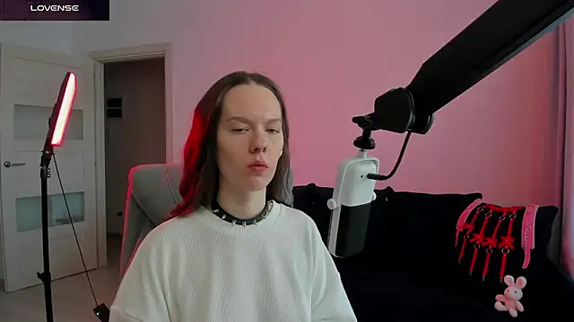 Snapshot of DivineBite chatting on February 2026 01:29:02 PM DivineBite online show from February 2026 01:29:02 PM