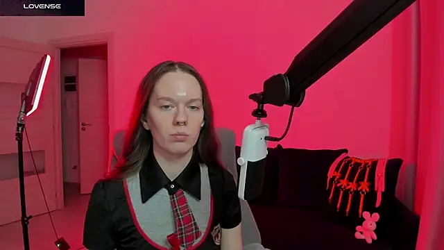 Snapshot of DivineBite chatting on February 2026 05:32:01 PM DivineBite online show from February 2026 05:32:01 PM