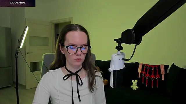 Snapshot of DivineBite chatting on February 2026 05:57:01 PM DivineBite online show from February 2026 05:57:01 PM