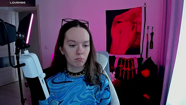 DivineBite online show from May 2026 03:59:02 PM