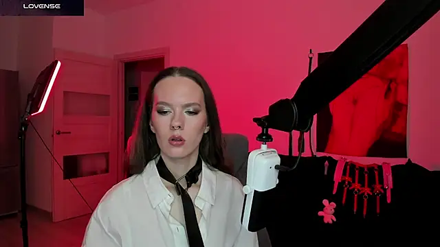 DivineBite online show from March 2026 06:46:01 PM