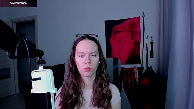 DivineBite online show from May 2026 04:53:01 PM