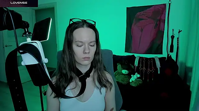 DivineBite online show from April 2026 05:03:02 PM