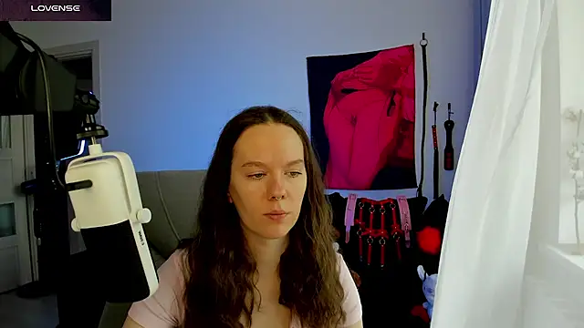 DivineBite online show from May 2026 03:20:01 PM