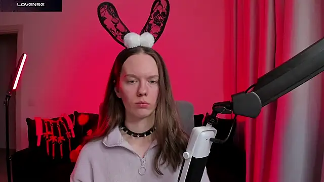 Snapshot of DivineBite chatting on February 2026 06:02:02 PM DivineBite online show from February 2026 06:02:02 PM