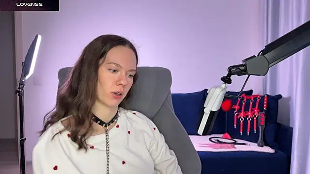 Snapshot of DivineBite chatting on December 2025 02:21:02 PM DivineBite online show from December 2025 02:21:02 PM