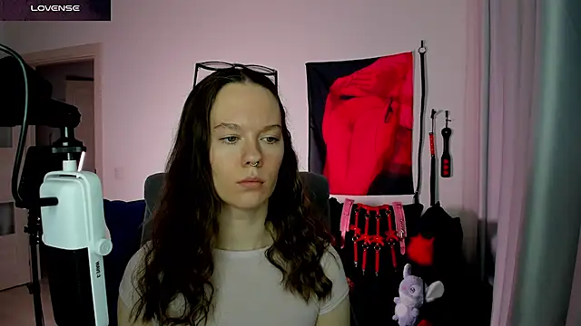 DivineBite online show from May 2026 06:14:01 PM