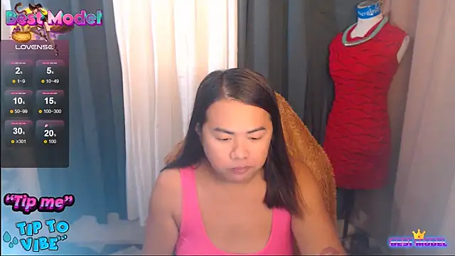 Snapshot of MagnificatMistress chatting on November 2025 01:27:02 AM MagnificatMistress online show from November 2025 01:27:02 AM