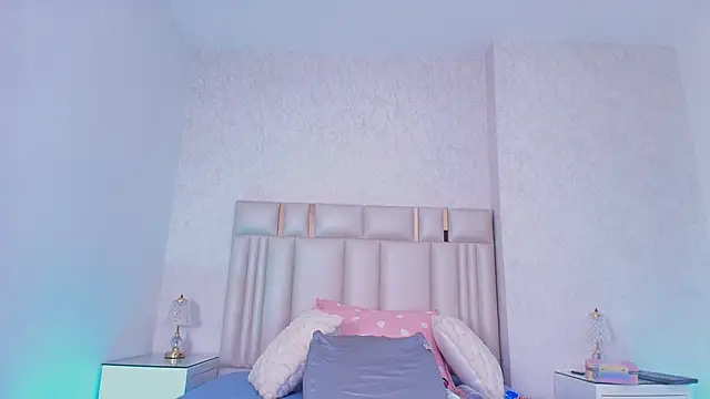  carolina fox online show from April 2026 03:08:02 AM