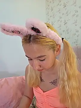 Pinkie Princes online show from December 2025 07:51:02 PM