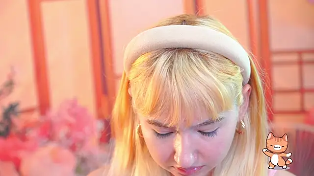 Pinkie Princes online show from November 2025 04:23:02 AM