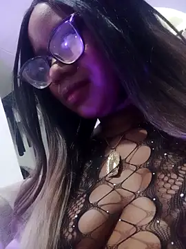 EmilyyRosee  online show from April 2026 05:02:01 AM