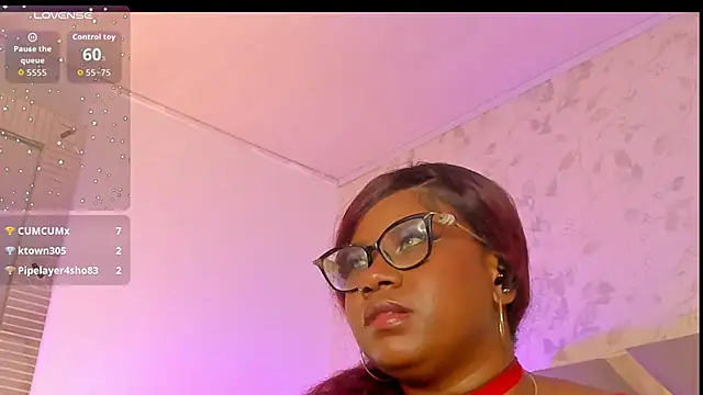 EmilyyRosee  online show from May 2026 03:41:01 PM