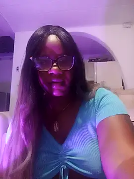 EmilyyRosee  online show from April 2026 07:24:01 AM