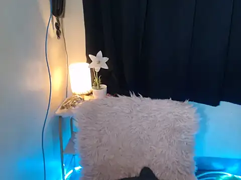 sweetyula online show from December 2025 01:11:01 AM