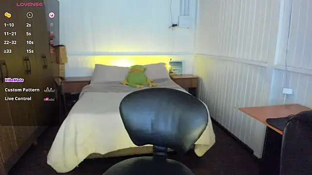 Snapshot of anna_love_hot chatting on March 2025 06:29:01 PM anna love hot online show from March 2025 06:29:01 PM