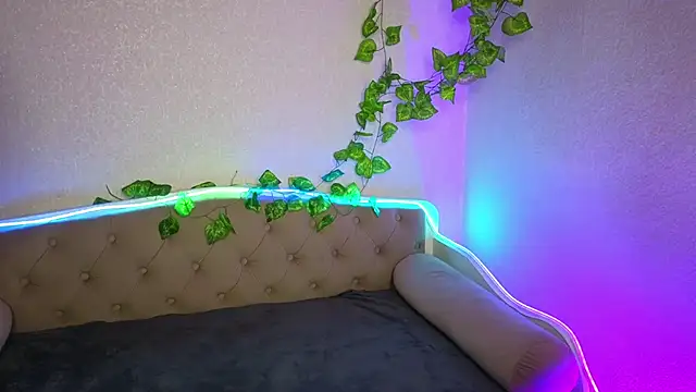 Snapshot of ParadisePleasure_ chatting on February 2025 01:58:01 AM ParadisePleasure  online show from February 2025 01:58:01 AM