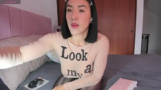 whitneyhot online show from November 2025 11:37:01 AM