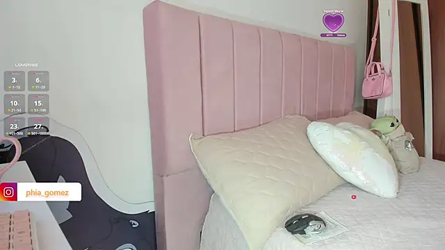 whitneyhot online show from December 2025 11:58:01 AM