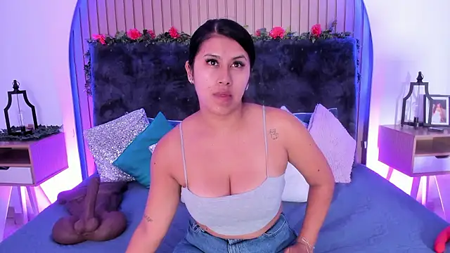 Karlagonzales  online show from March 2026 11:25:02 AM