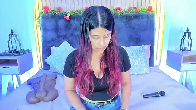 Karlagonzales  online show from October 2025 10:04:01 AM